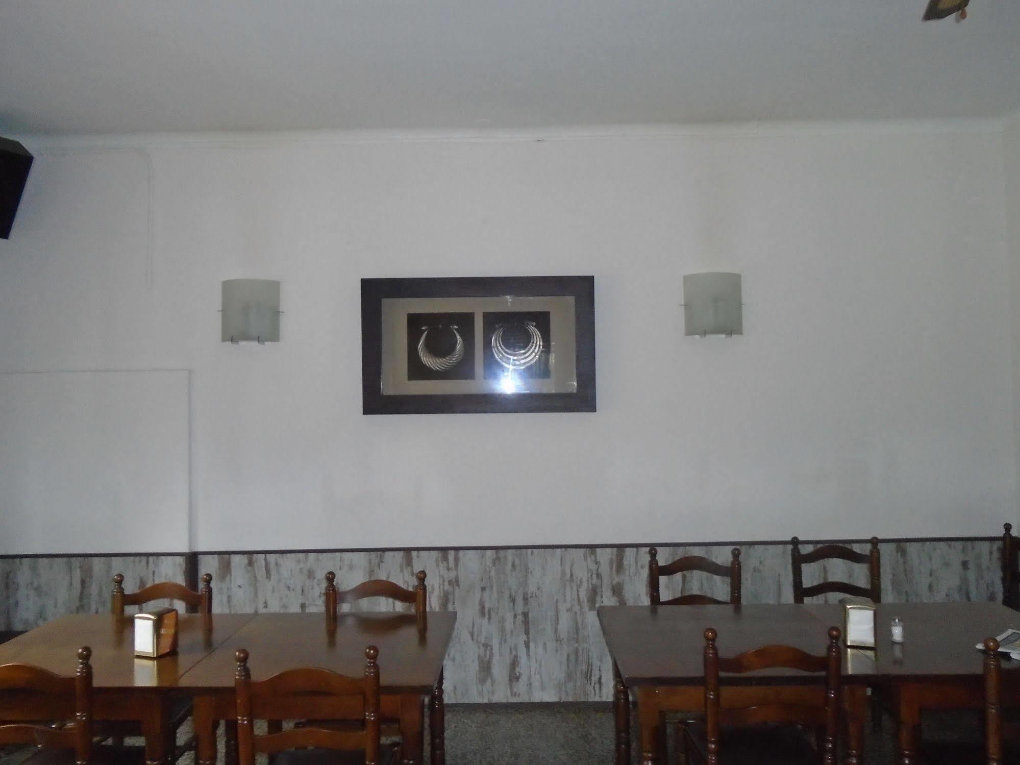 Fonda Chavarria Sant Joan Despí Exterior foto