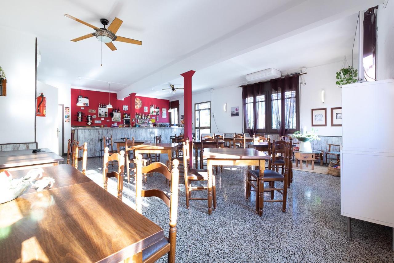 Fonda Chavarria Sant Joan Despí Exterior foto